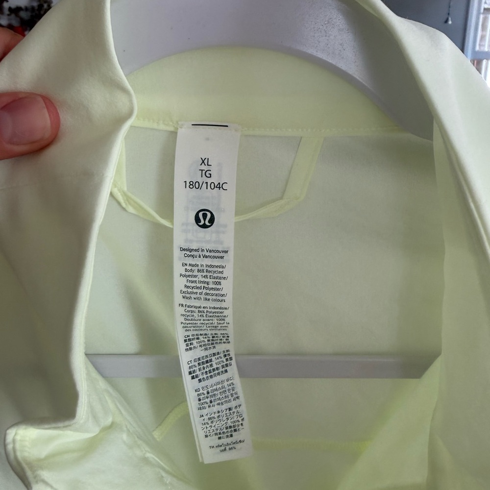 Lululemon running jacket - Picture 3 of 4